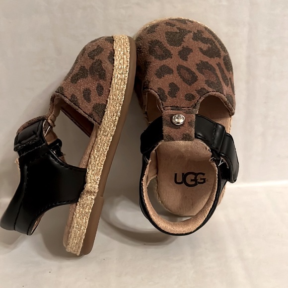 UGG Baby Girl's Emmery Leopard Sandals - Picture 3 of 7